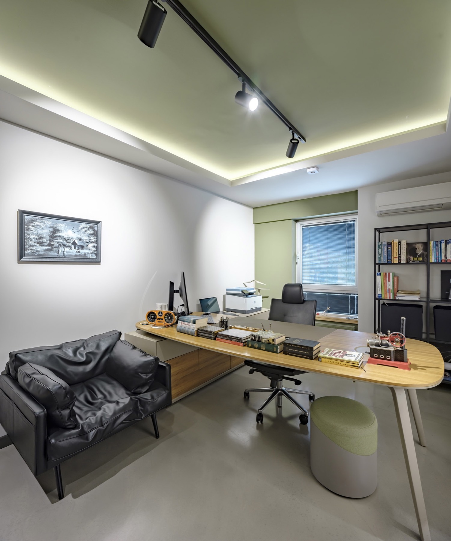 Upstairs: the green room